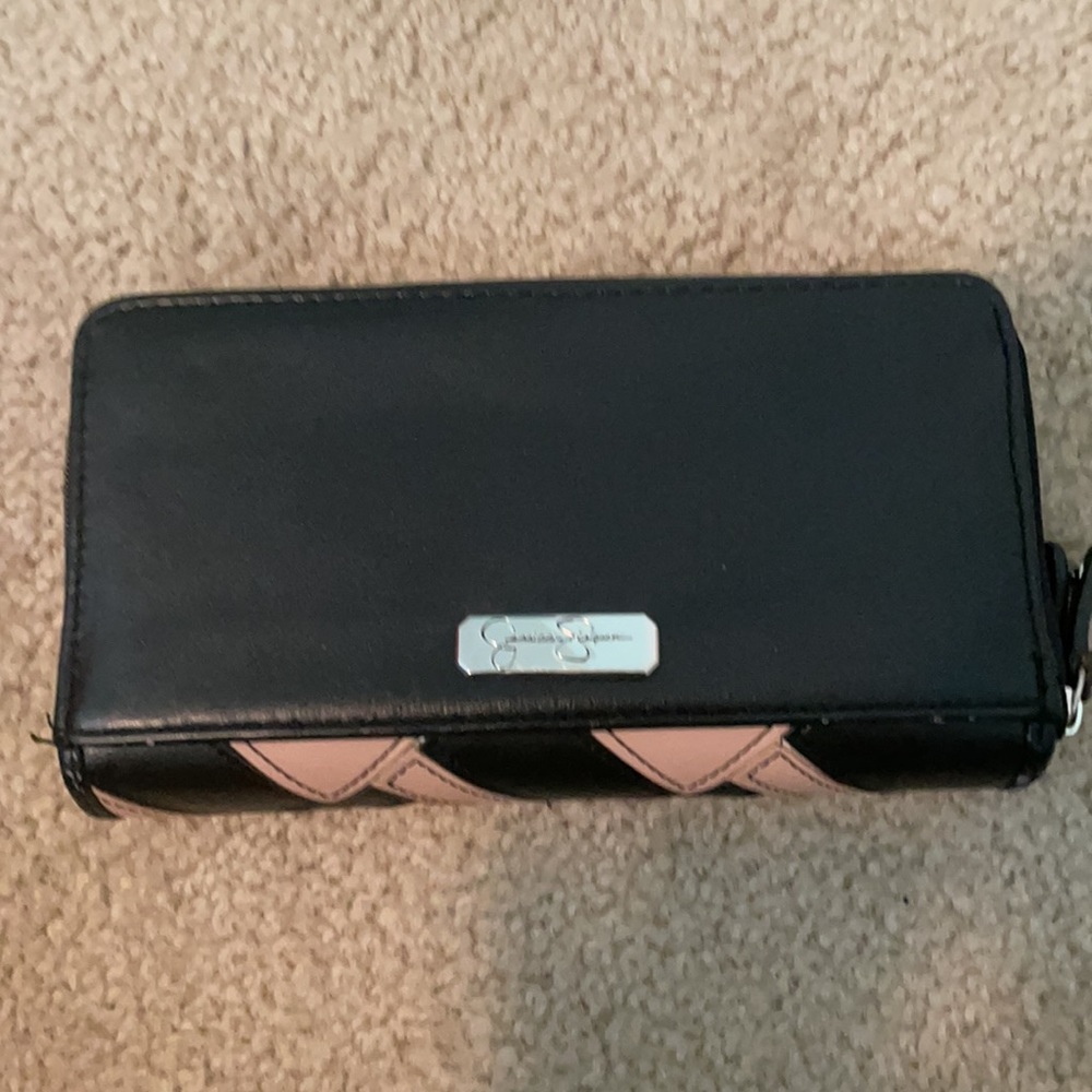 Jessica Simpson wallet - Picture 2 of 4